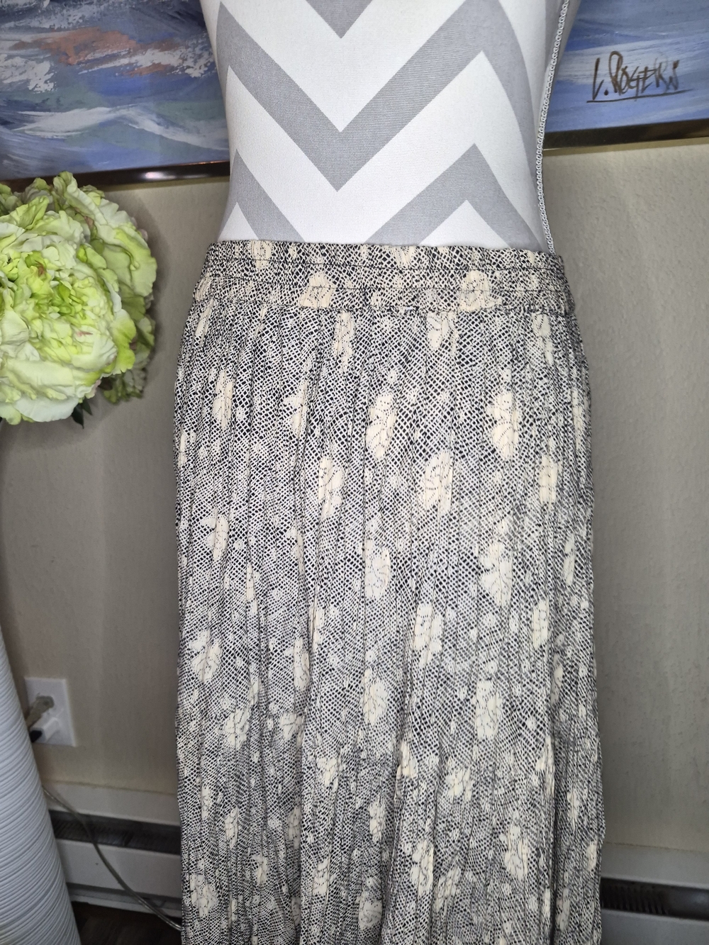 Vintage Phool Elegant Black and Cream Maxi Skirt - Picture 4 of 5